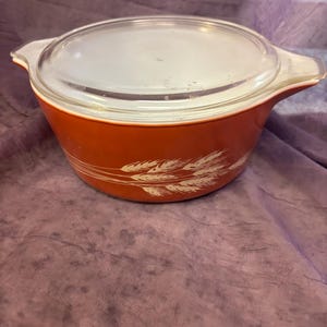 Autum Harvest Wheat Pyrex Dish With Lid, Vintage Ovenware, Casserole Dish, Retro Dinnerware, #475 2.5 qrt