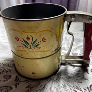 Vintage 1950s Androck Hand-I-Sift flour sifter