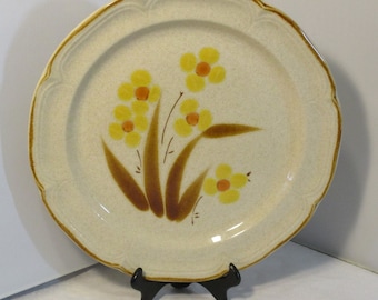 Vintage 1970's Hand-Painted Stoneware Ceramic Dinner Plate Hearthside Wellington