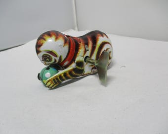 Vintage Tin Litho Wind-Up Mechanical Metal Cat Toy with Key Retro Collectors
