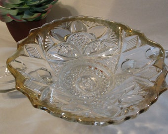 Vintage Pretty Glass with Gold Trim Double Handle Candy Nut Trinket Dish Bowl