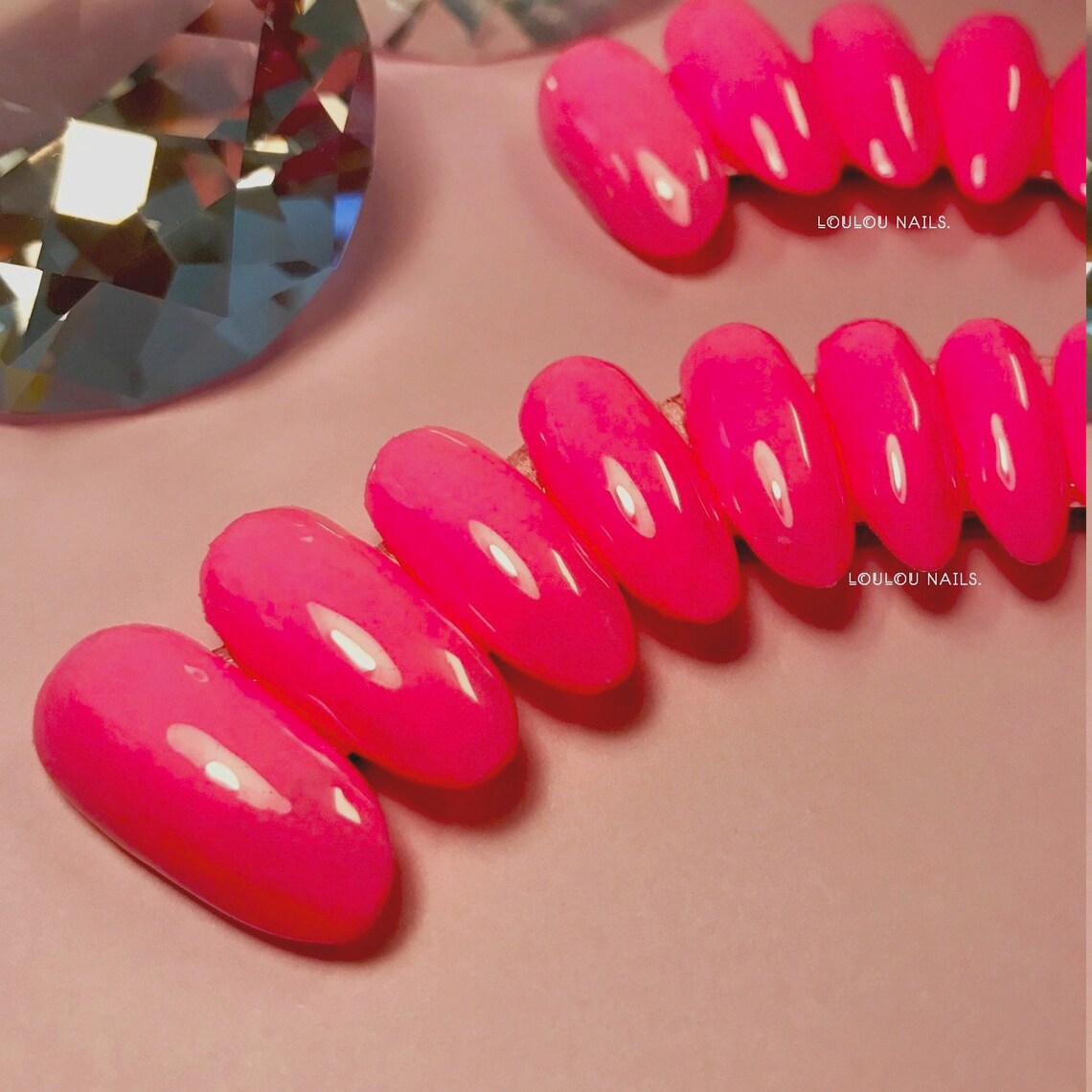 Forma de almendra rosa caliente Juego de 20 uñas Listo para | Etsy