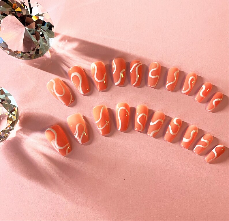 Squiggly line Nails 20 full set of nails Etsy