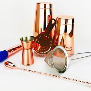 7 Piece Copper Cocktail Set, 28oz & 18oz Tin, 2 Strainers, Spoon, Muddler and Jigger image 2