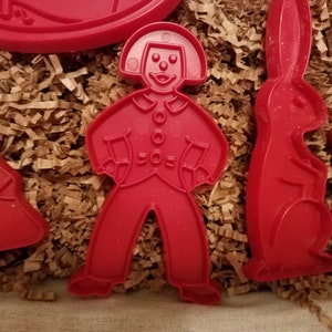 Vintage Cookie Cutters Birthday Cake Gingerbread Porky Pig Bunny Santa Turkey Pumpkin Tree Cookie Cutters Gift for Mom Gift for Grandma