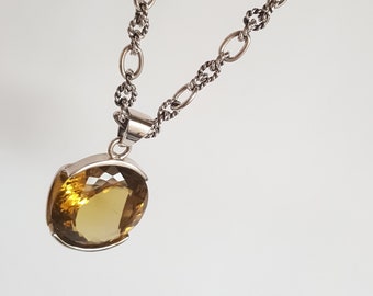 ZR Topaz Pendant & Necklace in Sterling Silver. With Certificate of Authenticity