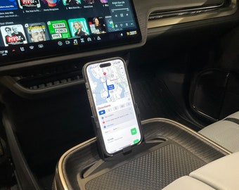 Rivian telefoonhouder in middenconsole (verticaal)