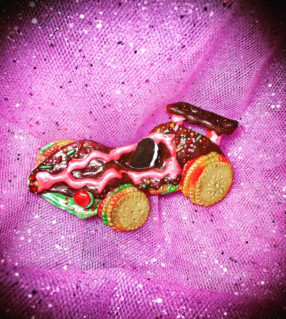 Car brooch online