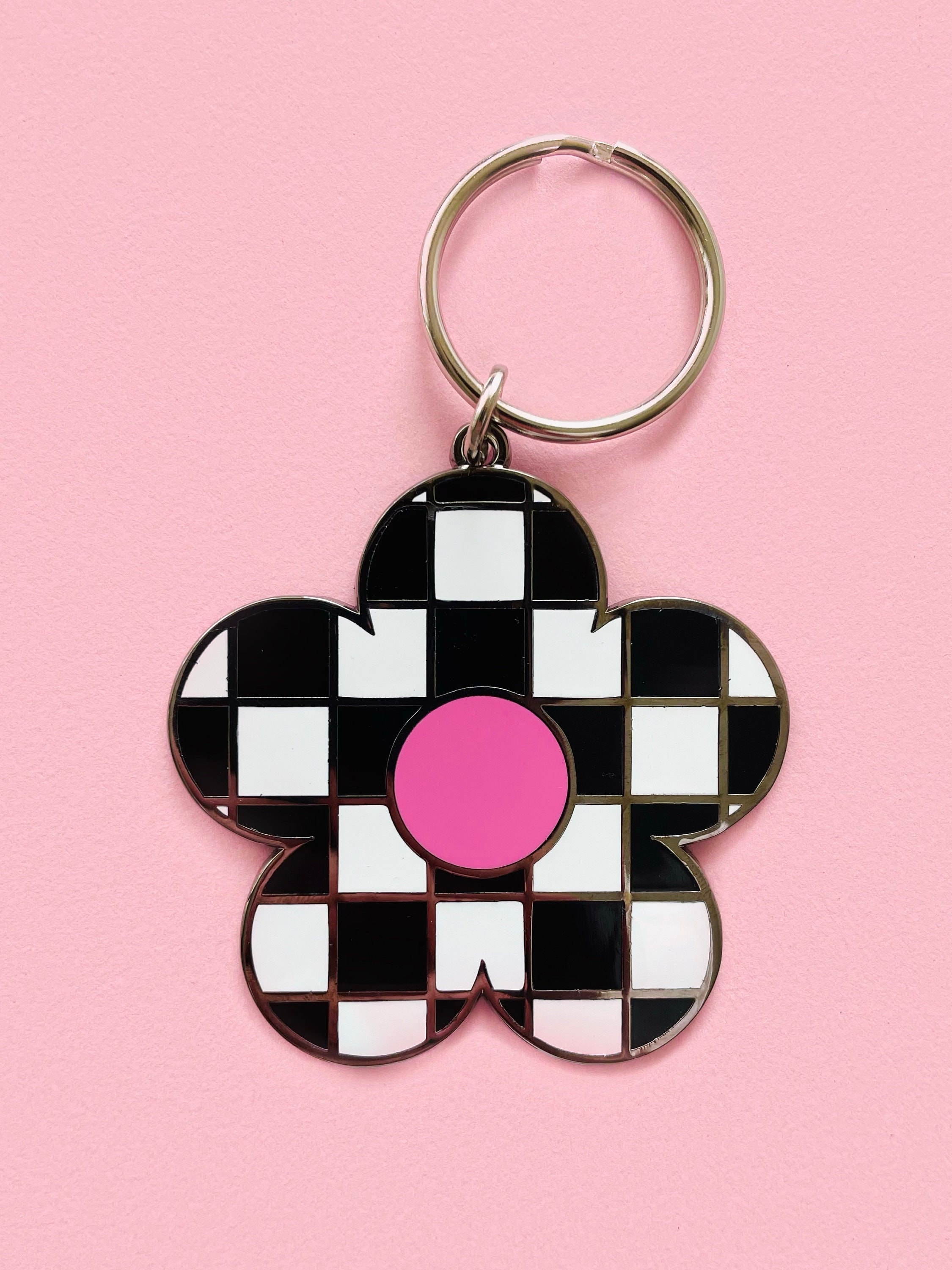 Black & White Checkered Flower Enamel Keychain
