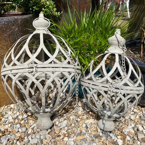 2 x Grey Metal Hanging Plant Orbs Metal Garden Decoration