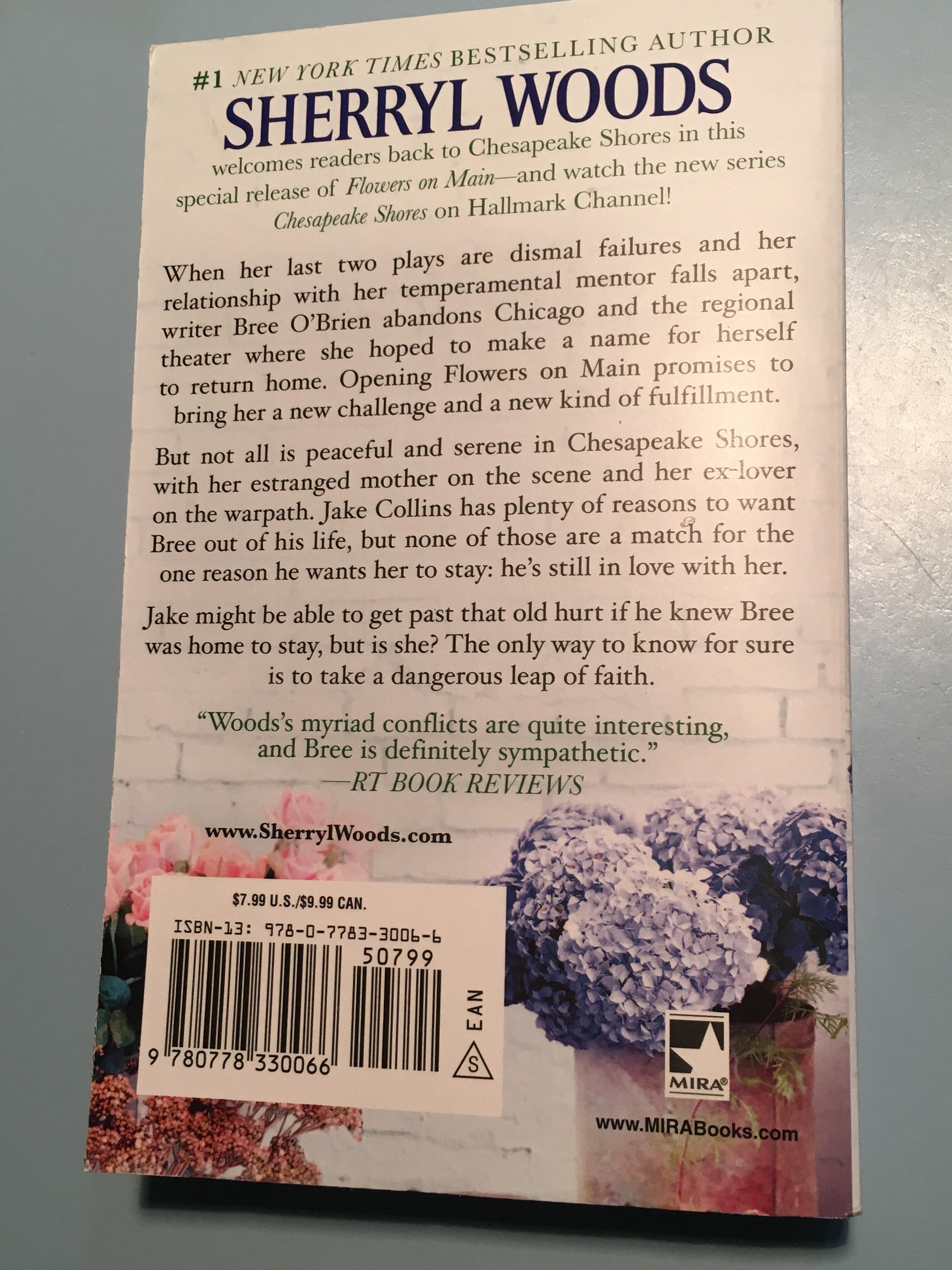 Paperback Flowers on Main by Sherryl Woods