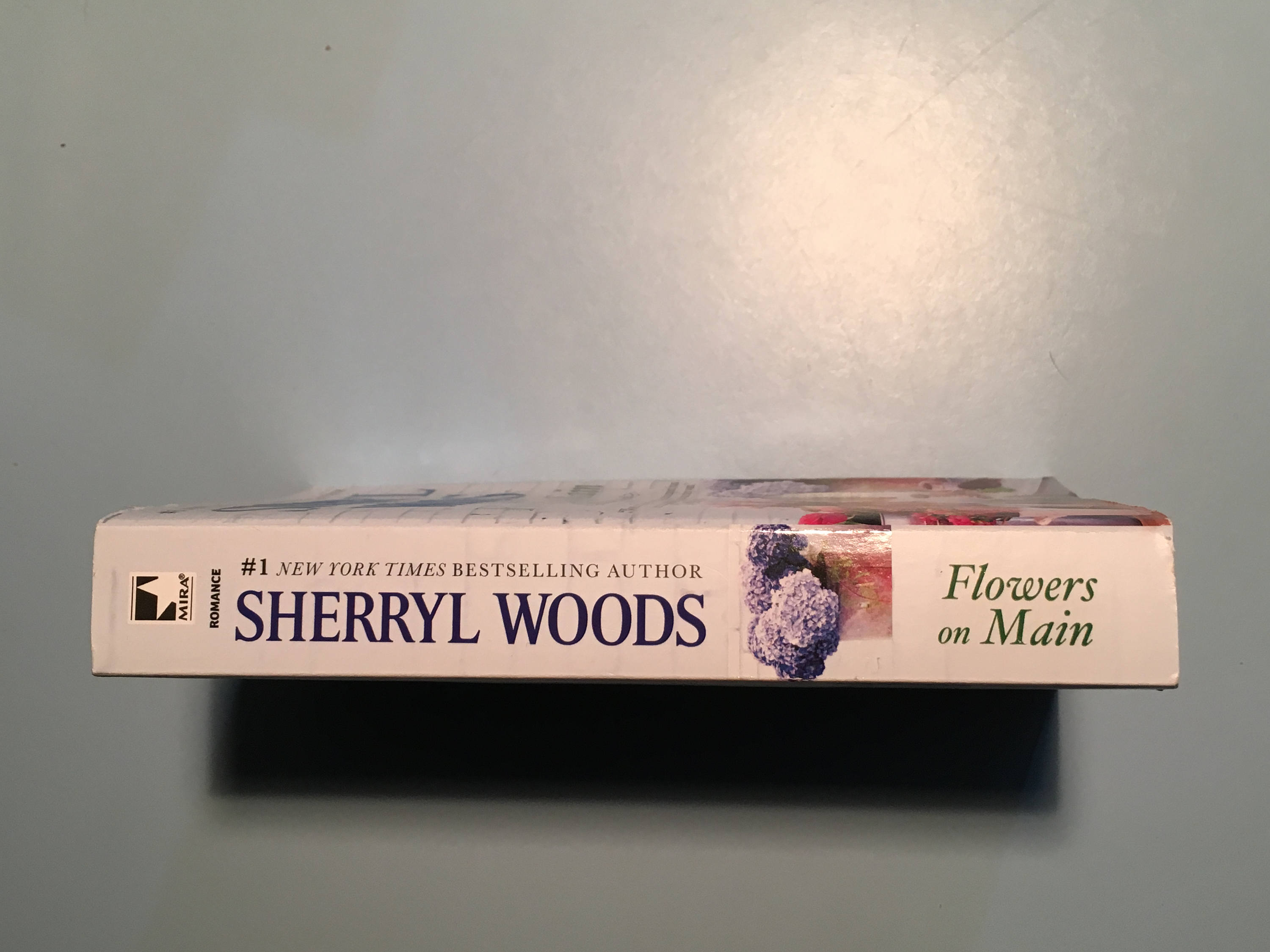 Paperback Flowers on Main by Sherryl Woods