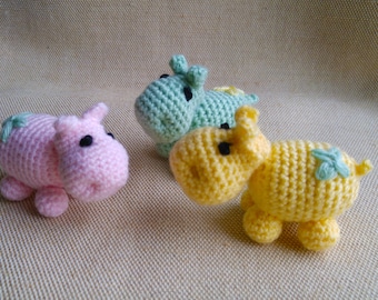 Amigurumi Hippo, Crochet Plushy Hippopotamus, Stuffed Animal Toy, Baby-Duschgeschenk, Party-Gunst, Set von 3
