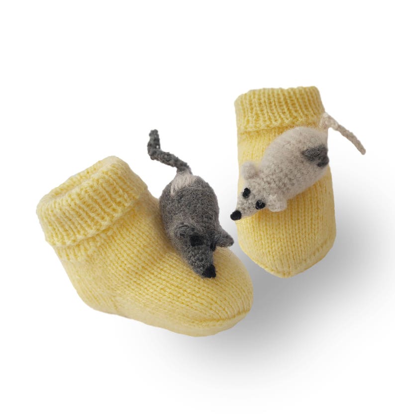 Baby socks Knitted booties Fun Mice socks Baby shower Cute mouse Yellow handmade socks