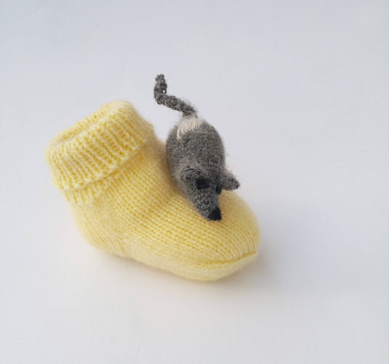 Baby socks Knitted booties Fun Mice socks Baby shower Cute mouse Yellow handmade socks