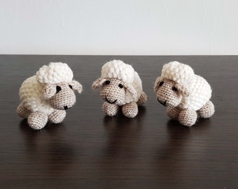 3 gehäkelte Schafe, Plüschtier / Lamm, Kuscheltier, Baby-Dusche-Geschenk, Gastgeschenk, Amigurumi Schaf, 3er-Set