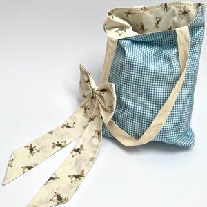 Sac fourre-tout Peter Rabbit et noeud pour cheveux | fourre-tout | fourre-tout réversible Peter Rabbit | Sac fourre-tout en coton léger