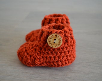 Crocheted baby booties - Rust baby booties -  Unisex baby shoes - baby shower gift - Copper baby boots - Crochet baby shoes - gift baby girl