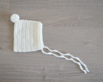 Crochet baby bonnet in off white - Off white bonnet with pompom -Pixie bonnet - Kids bonnet girl - Bonnet baby boy-  Twins outfit baby hat