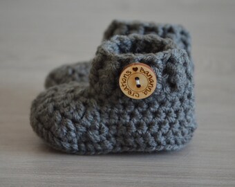 Grey crochet baby booties - New baby gift - Knitted baby shoes - Pregnancy announcement grandparents -baby boy booties - gift baby girl