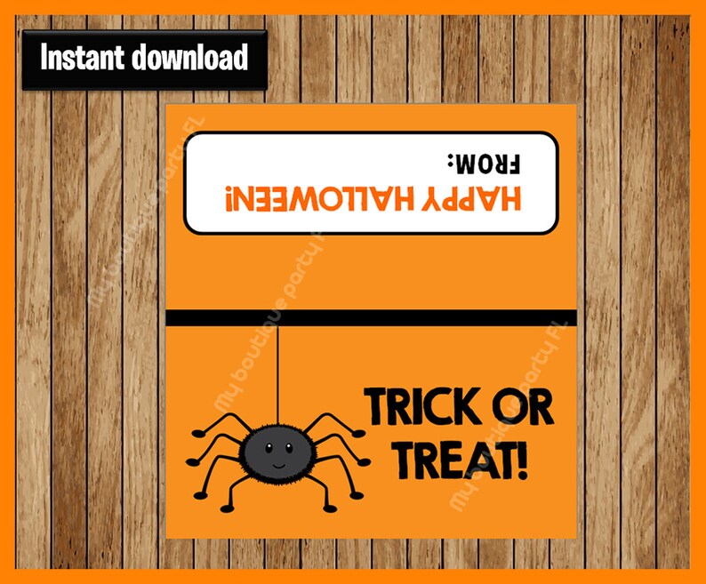 K&ouml;nnte beinhalten: Orangefarbener und schwarzer druckbarer Halloween-S&uuml;&szlig;igkeitent&uuml;te mit einer Spinne, die an einer Schnur h&auml;ngt. Die T&uuml;te sagt "Happy Halloween!" und "S&uuml;&szlig;es oder Saures!"