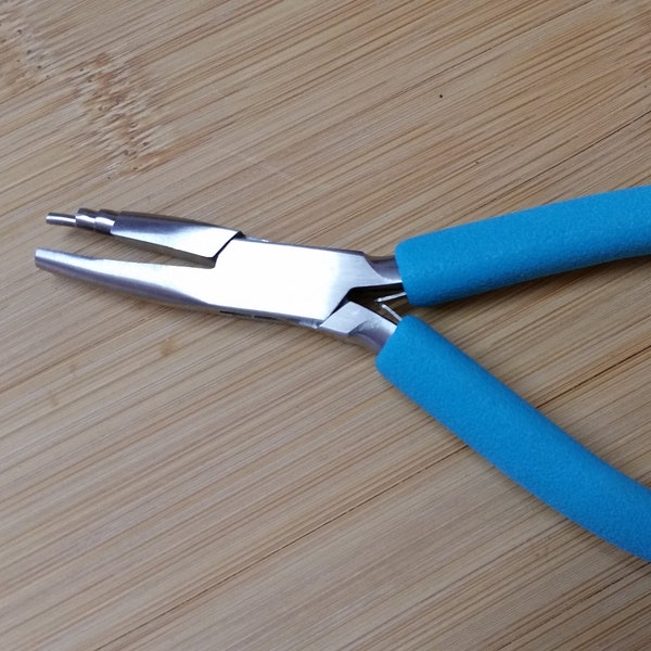 The Best Looping Pliers ever ( 3 step loop for earrings and pendants) patted handles and spring