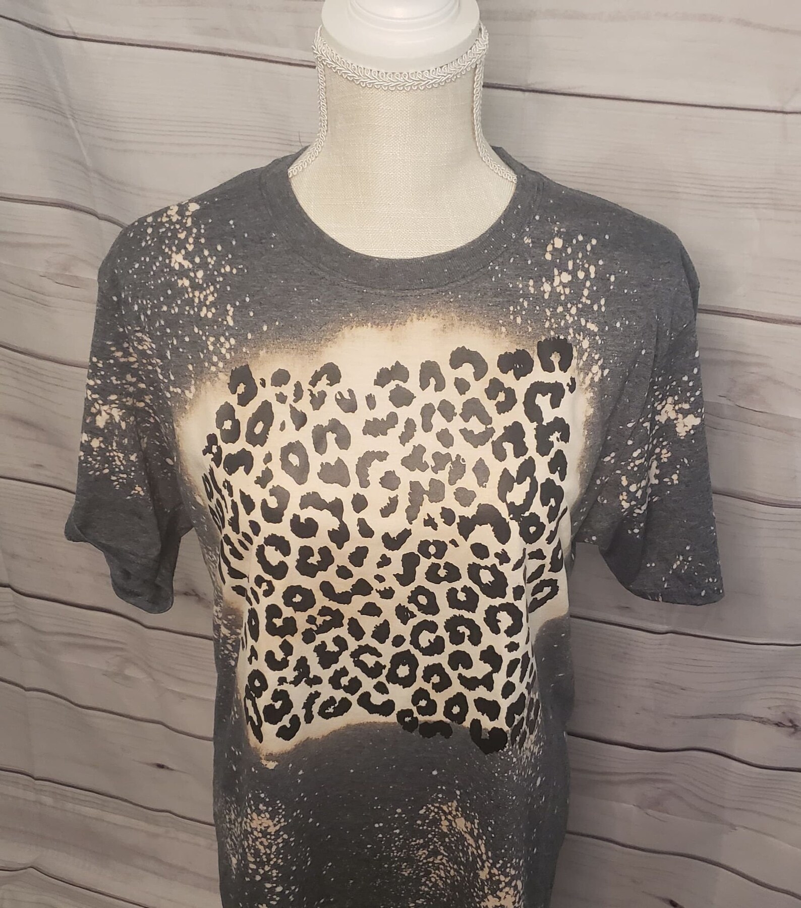 bleach leopard tee