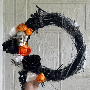 Halloween Wreath, Black and Orange Wreath, Holiday Wreath, Skull Wreath, Halloween Decorations