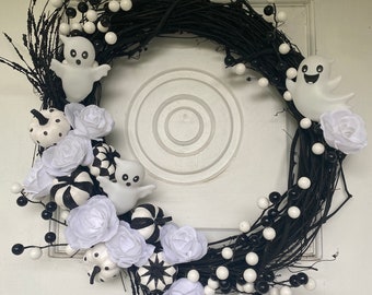 Halloween Wreath, Ghost Wreath, Gothic Wreath, Black and White Wreath, Halloween