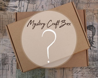 MYSTERY CRAFT BOX - fournitures d'artisanat- éphémères- matériel de journal- scrapbooking- papier- autocollants- washi tape- pages vintage