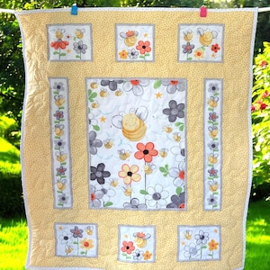 Baby quilt, Bee baby quilt, Handmade baby quilt, Baby girl quilt, Yellow baby quit, Light weight baby quilt