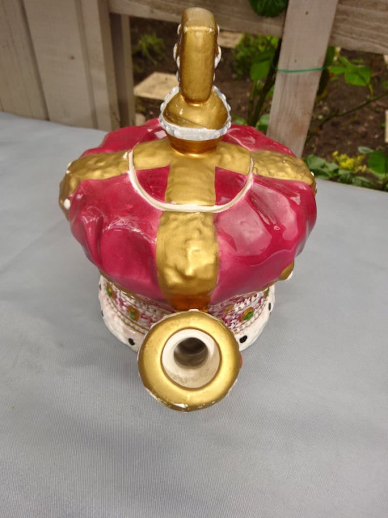 Leonardo Crown Crown Jewels Handpainted Novelty Teapot Decorative Display Ornament Decor Collectible Vintage