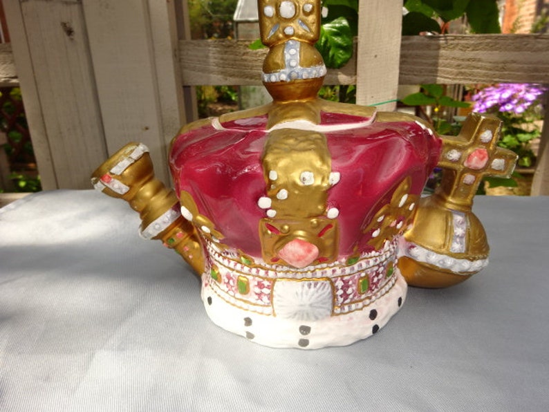 Leonardo Crown Crown Jewels Handpainted Novelty Teapot Decorative Display Ornament Decor Collectible Vintage