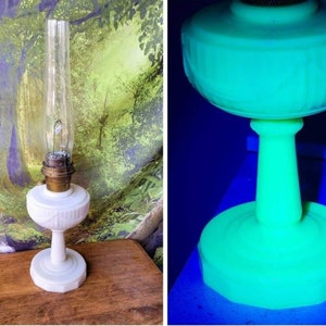 Aladdin 1930s Tall Alacite Lincoln Drape Model B Uranium Glass Oil Lamp  Original - Etsy