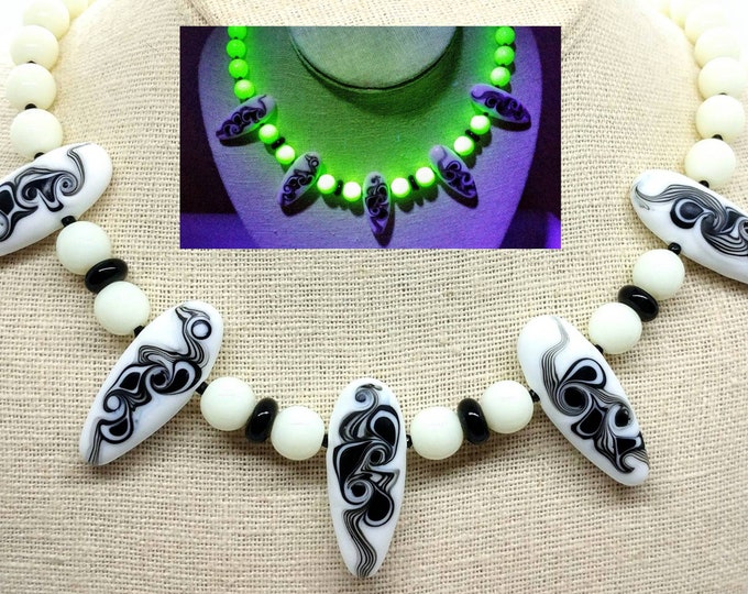Uranium Glass Art Deco Lampwork Necklace
