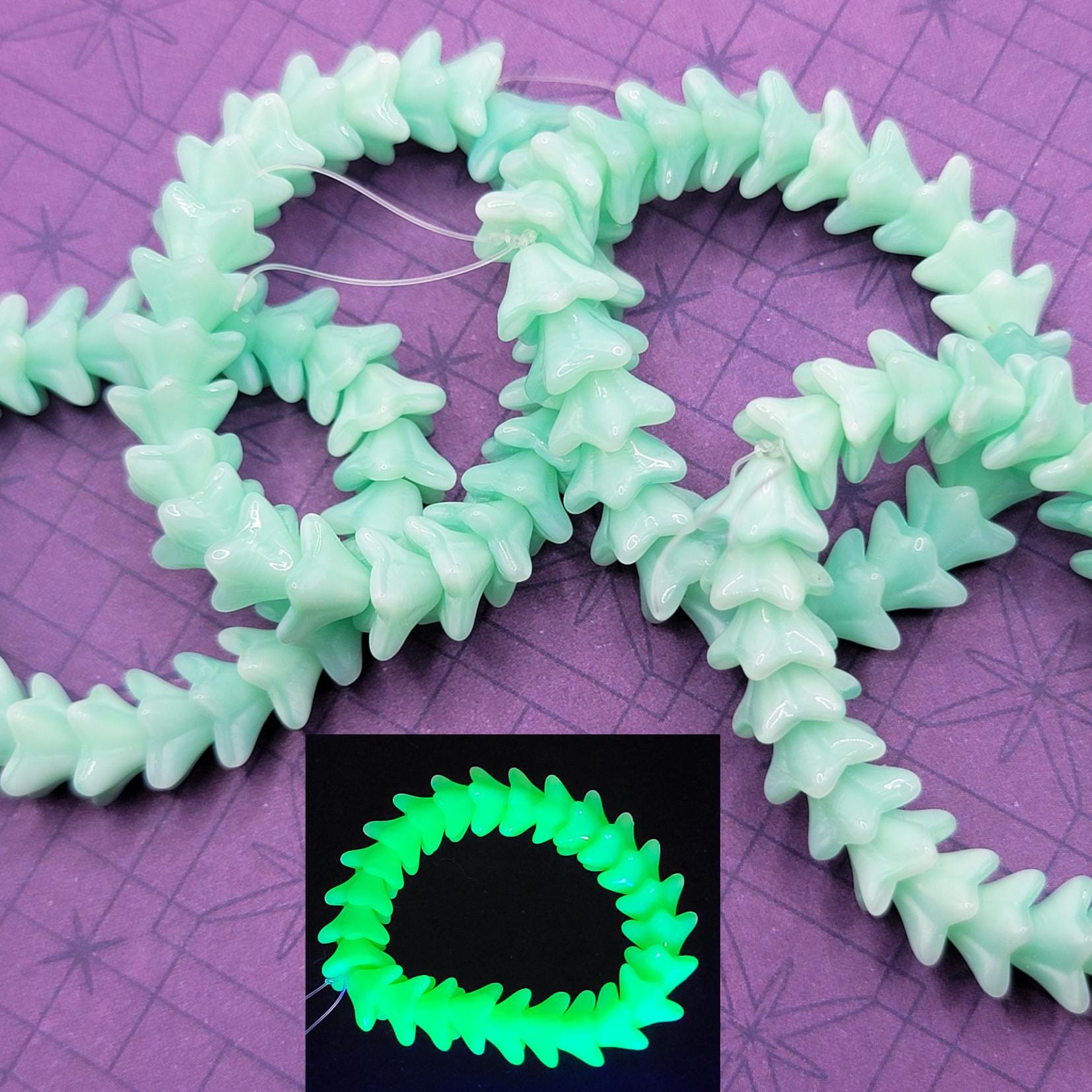 25pc Bellflower Uranium Glass Beads Czech Mint Green 9x6mm Strand