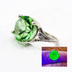 Sterling Uranium Glass Green Faceted Round Cut 925 Silver