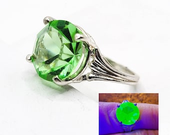 Sterling Uranium Glass Green Faceted Round Cut 925 Silver