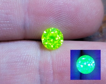 2ct LuAG Lutetium Aluminum Garnet Loose Gem UV Green Fluorescent Round Brilliant Cut 6mm