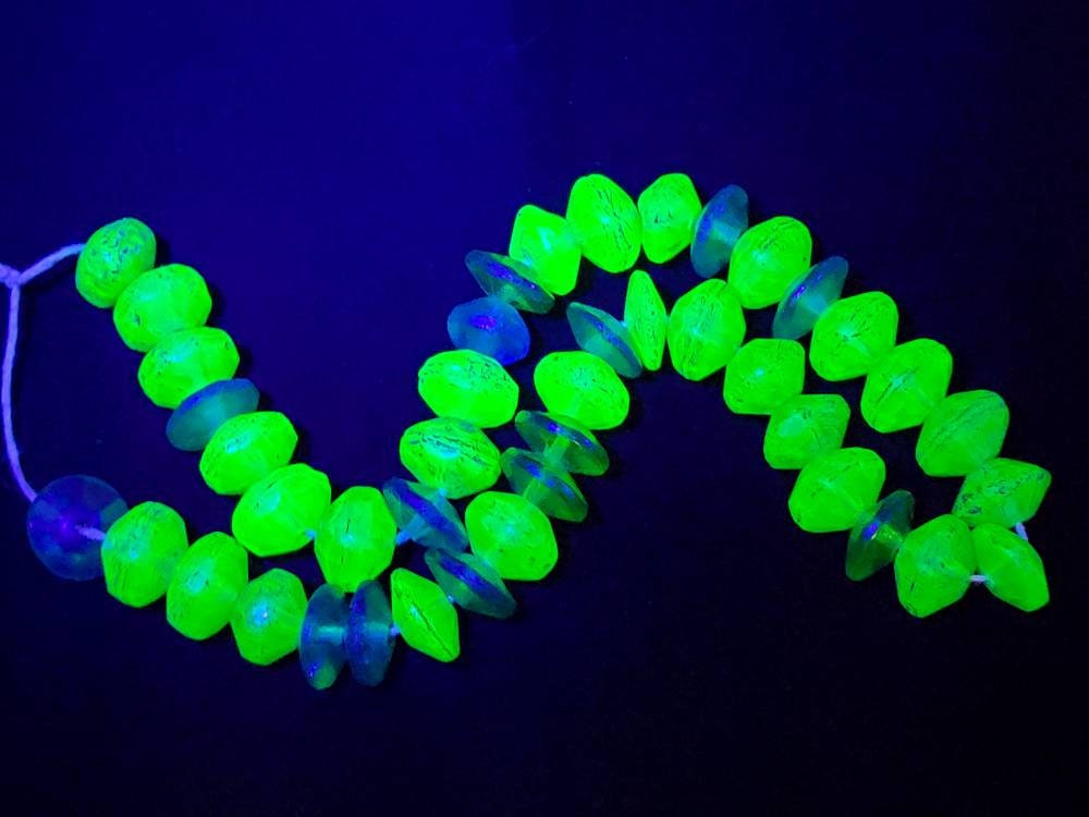 ワセリン アフリカン トレード ビーズ 19 世紀 ダークグリーン