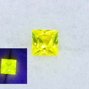UV Gelb YAG Yttrium Aluminium Granat 2,4ct Fluoreszierende Quadrat Princess Cut Gem 7mm