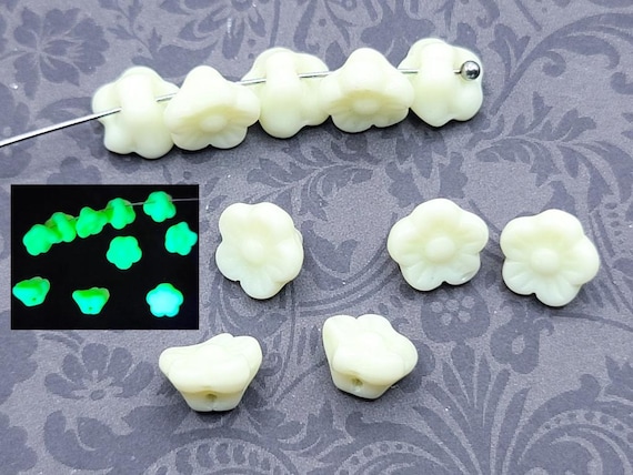 Custard Flower Uranium Glass Beads 8mm White Czech 10pcs