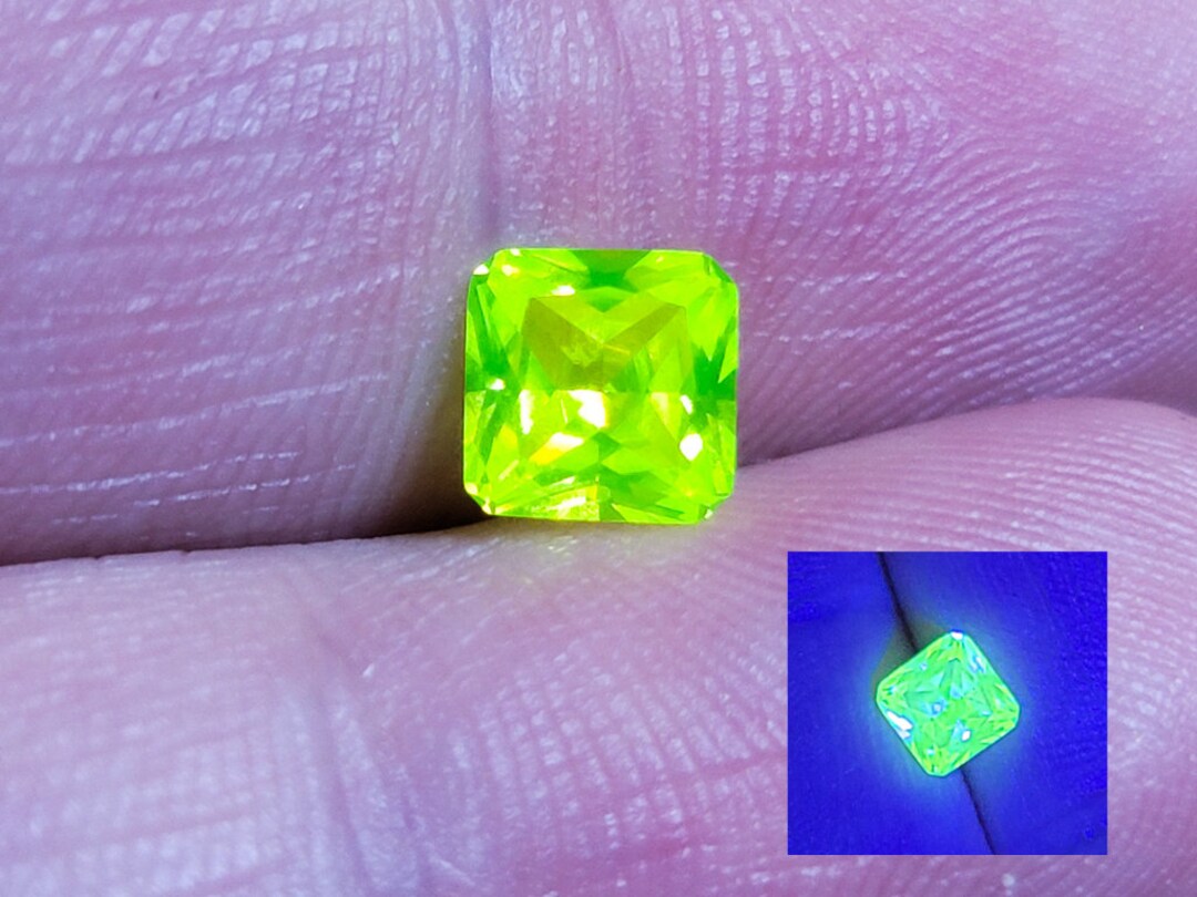 Luag Lutetium Aluminum Loose Gem Square Radiant Cut UV Green Fluorescent 67mm, 2.64ct