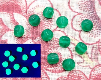 Vintage Green Pinch Uranium Glass Beads 7mm Czech 10pcs