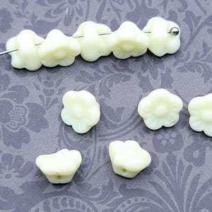 Custard Flower Uranium Glass Beads 8mm White Czech 10pcs image 6