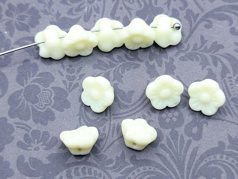Custard Flower Uranium Glass Beads 8mm White Czech 10pcs image 6