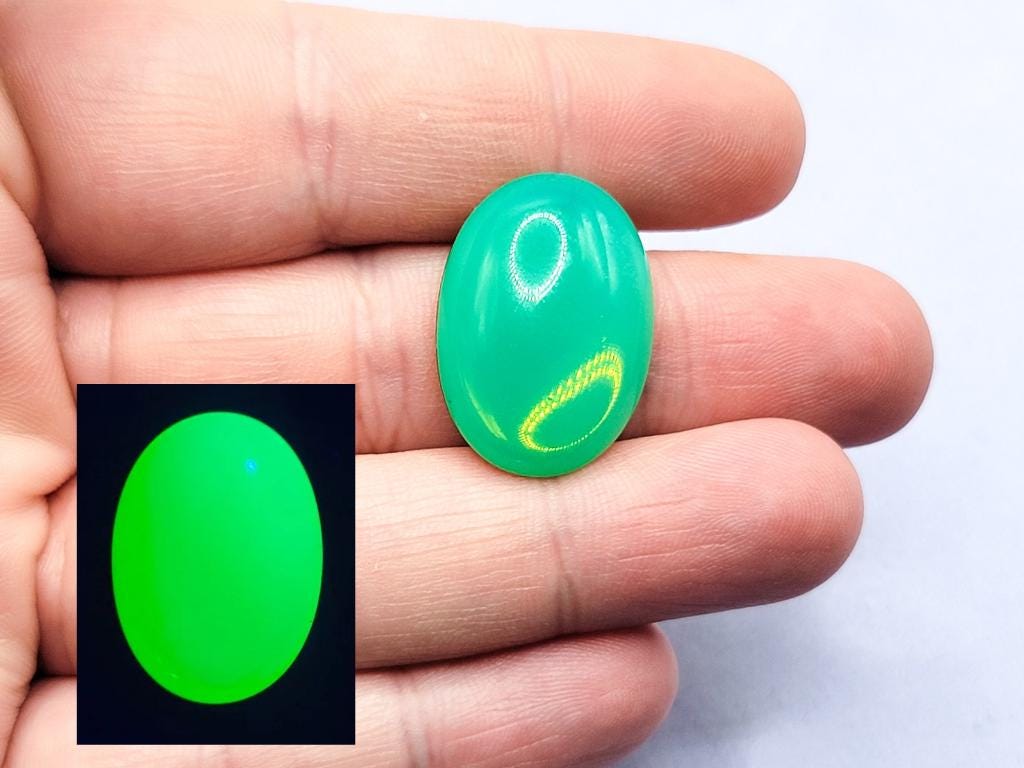 25x18mm Uranium Glass Cabochon Oval Green Opal Gold Foiled Czech Glass Flat Back