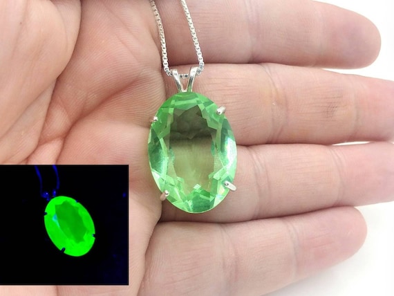Jewel pendant necklace deals