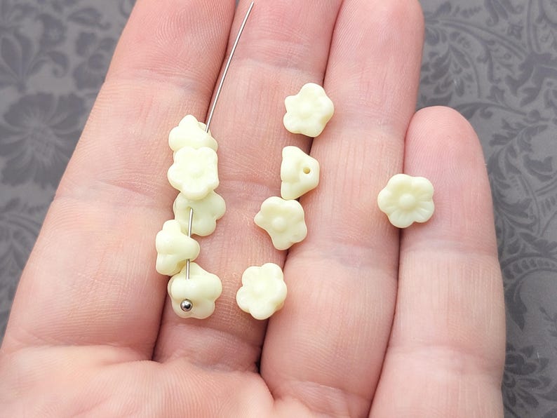 Custard Flower Uranium Glass Beads 8mm White Czech 10pcs image 3