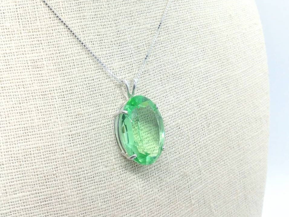 ラージスターリングウランガラス宝石ペンダントネックレス